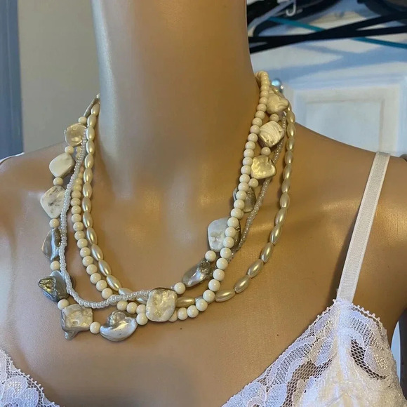 VTG AVON 4Strands TORSADE NECKLACE Gold Tone Creamy Lucite/Faux Pearl/Shell Bead - Picture 6 of 7